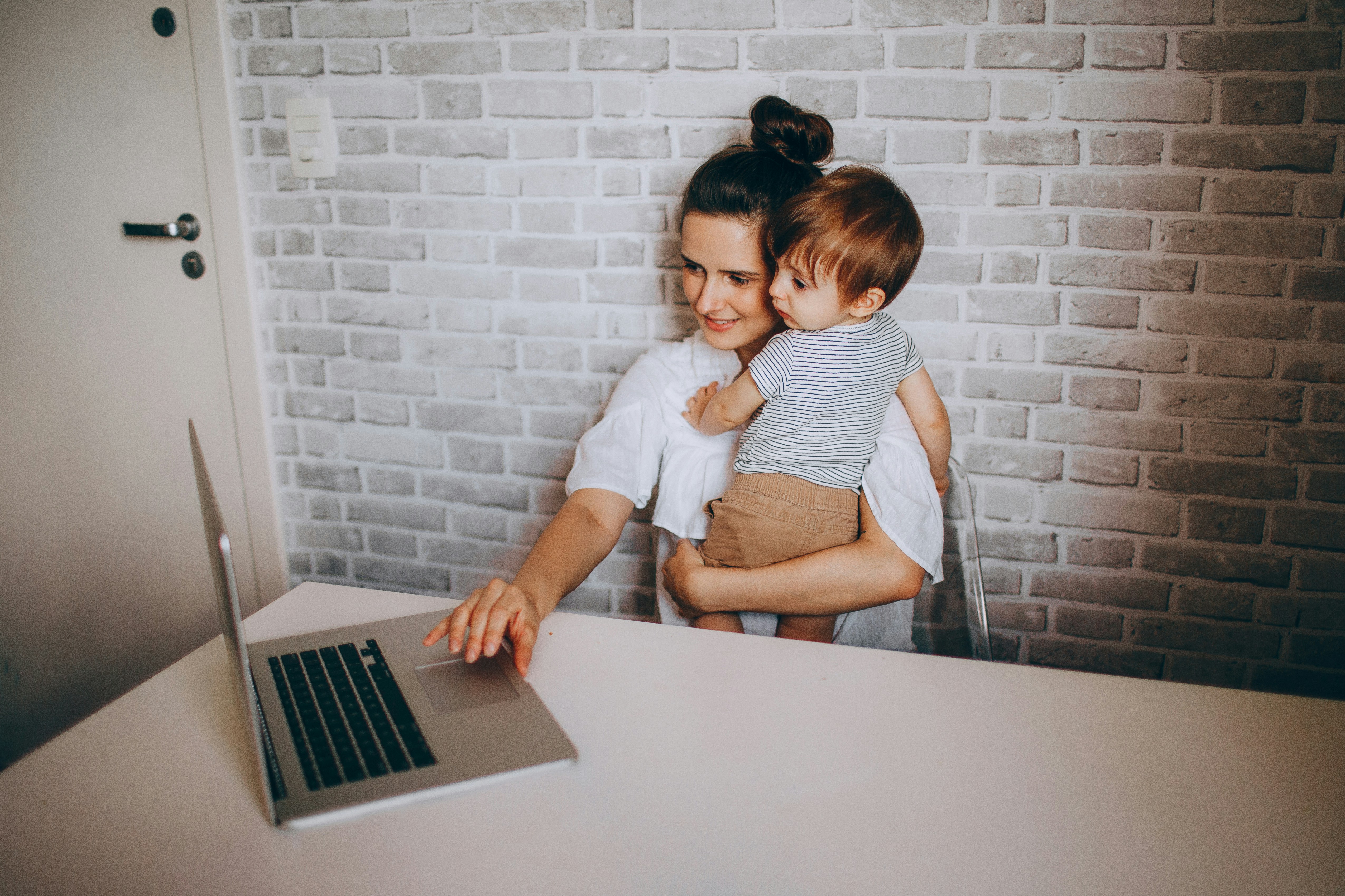 Optimizing Remote Work Routines During Disruptive School Holidays
